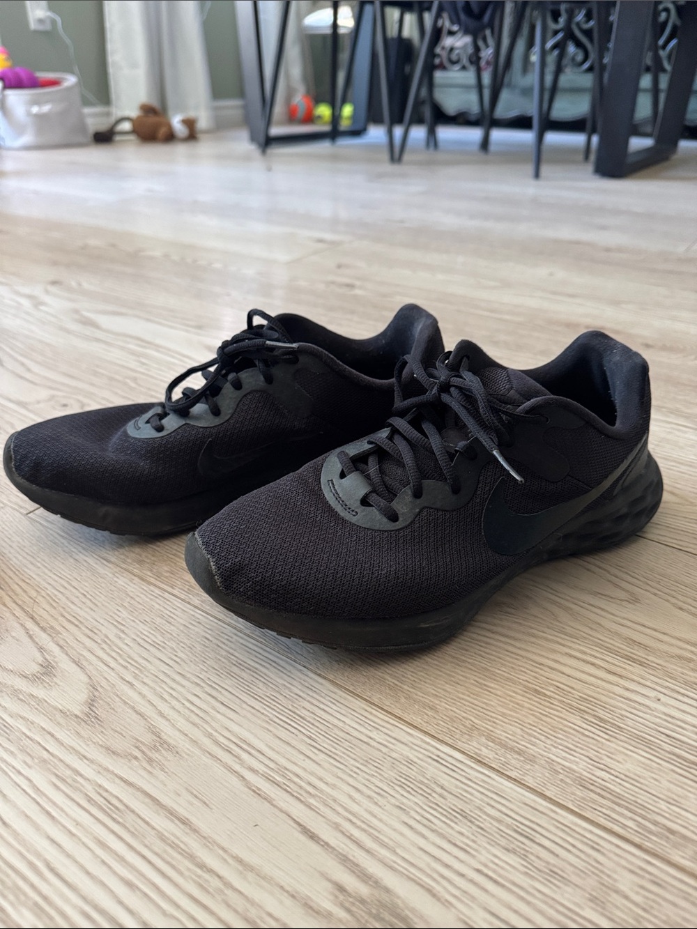 Nike Women’s All-Black Lightweight Running Shoes
